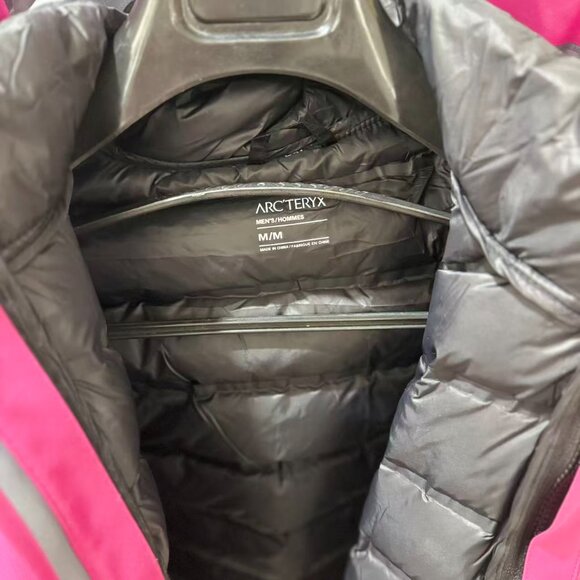 Arc'teryx Fuchsia GORE-TEX Down Jacket, Outdoor Windproof and Warm Hooded Jacket - Picture 2 of 7